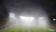 Гръмотевична буря и проливен дъжд прекъснаха Украйна - Франция