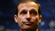 Алегри иска титлата до сряда