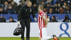 Стоук остана без капитана си