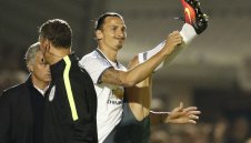 ПСЖ ужили Златан с 30% от последната му заплата