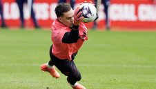 Сити резна арабите за Едерсон