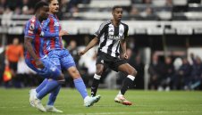 Александър Исак отиде в неочакван отбор