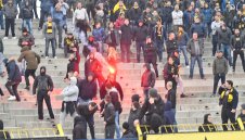 Бой между фенове на Ботев и Локо, млад мъж е с опасност за живота 