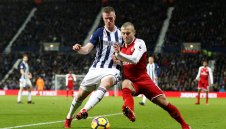 Дузпа вгорчи края на 2017 година за Арсенал