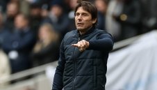 Ас на Тотнъм отрече да има общо с уволнението на Конте