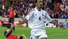 Полицията в Германия задържа Джоркаеф за неплатена глоба