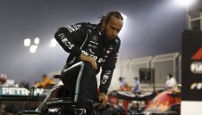 Новият договор на Хамилтън е близо, но няма да е за 3 години