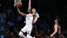 Брайънт вдъхнови Кайри за мач за историята