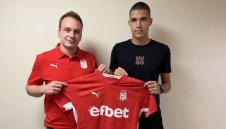 ЦСКА 1948 даде договор на свой юноша