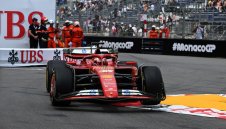 Льоклер лети по улиците на Княжеството, Макс изостава