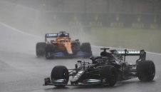 Хамилтън: Това бе абсолютен фарс