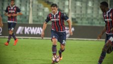 Тонев и Чочев останаха резерви в българското дерби в Серия "А"