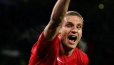 Юнайтед вдига заплатата на Видич