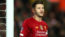 Лисиците се навъртат около Лалана