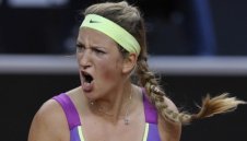 Азаренка отново разби Радванска и е първата финалистка в Щутгарт