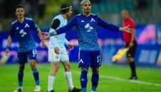 Наско Сираков тропна по масата: Левски иска 8 млн. за звездата си