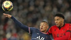 Новият шеф в Юнайтед урежда защитник от Ница