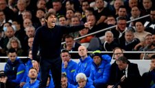 Конте пак мрънка, Тотнъм бил назад