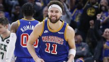 Клей върна времето назад и наказа шампионите с 38 точки