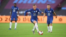 Челси разкарва пиянде и още двама заради Коман?