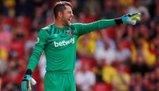 Уест Хям остана без титулярния си вратар поне за 3 месеца