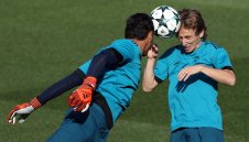 Навас се завръща за "белия балет" срещу Тотнъм