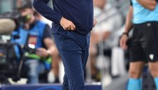 Сари се самоуби в Юве още в началото