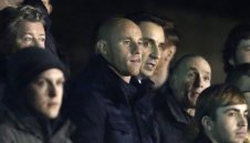 В Юнайтед се учат да падат с парашутисти