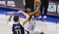 Брадата остава в Клипърс, Пол Джордж обаче си тръгва