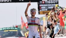 Погачар падна вчера, но днес спечели 12-ия етап на Тура