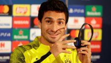 Връщат Матс Хумелс в националния отбор на Германия?