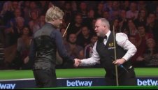 Робъртсън събори Хигинс в сблъсъка на титаните