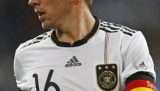 Капитанът на Германия: Целта е полуфинал, мечтаем за повече