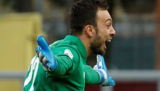 Вратарят на Беневенто разказа как посече Милан: Стиснах очи, скочих и вкарах + ВИДЕО