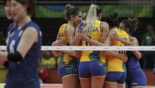 Впечатляват с дупета, но и със забивки! Бразилките с нова наказателна акция! + ГАЛЕРИЯ