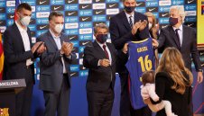 Ще остане ли Меси в Барса?