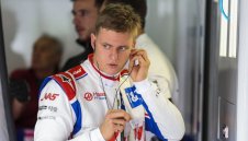 Мик Шумахер има 4 състезания, за да остане във Формула 1