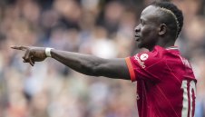 Ливърпул запази мечтата си жива след обрат над Астън Вила