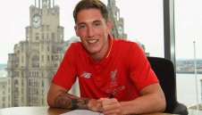 Младок получи нов договор на "Анфийлд"