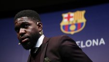 Барса с изгодна оферта към Арсенал и Юнайтед за Юмтити