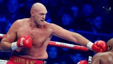 Фюри иска бой с Уейн Руни: Трябва ми някой дребен като Усик + ВИДЕО