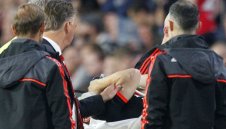 Люк Шоу ще се възстановява поне половин година