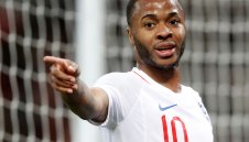 Манчестър Сити се надява да задържи Стърлинг с двойна заплата