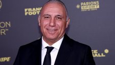 Огромно признание за Стоичков! Феномена и куп легенди дишат прахта на българина