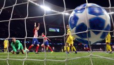 Частично отмъщение: Бандата на Чоло направи сефтето на Дортмунд + ВИДЕО