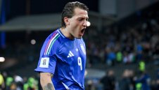 Италия си гарантира второто място с 3:0 над Израел