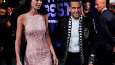 Дани Алвеш: Обичах да опъвам Арсенал с Барса