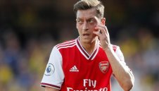 Интер спасява Арсенал от Йозил