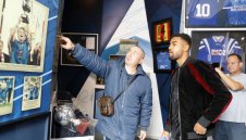 Наско и Мъри показаха на Сонко купите на Левски