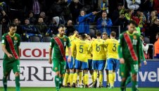 Срам и резил! Едва 1000 фена ще викат за България срещу Беларус